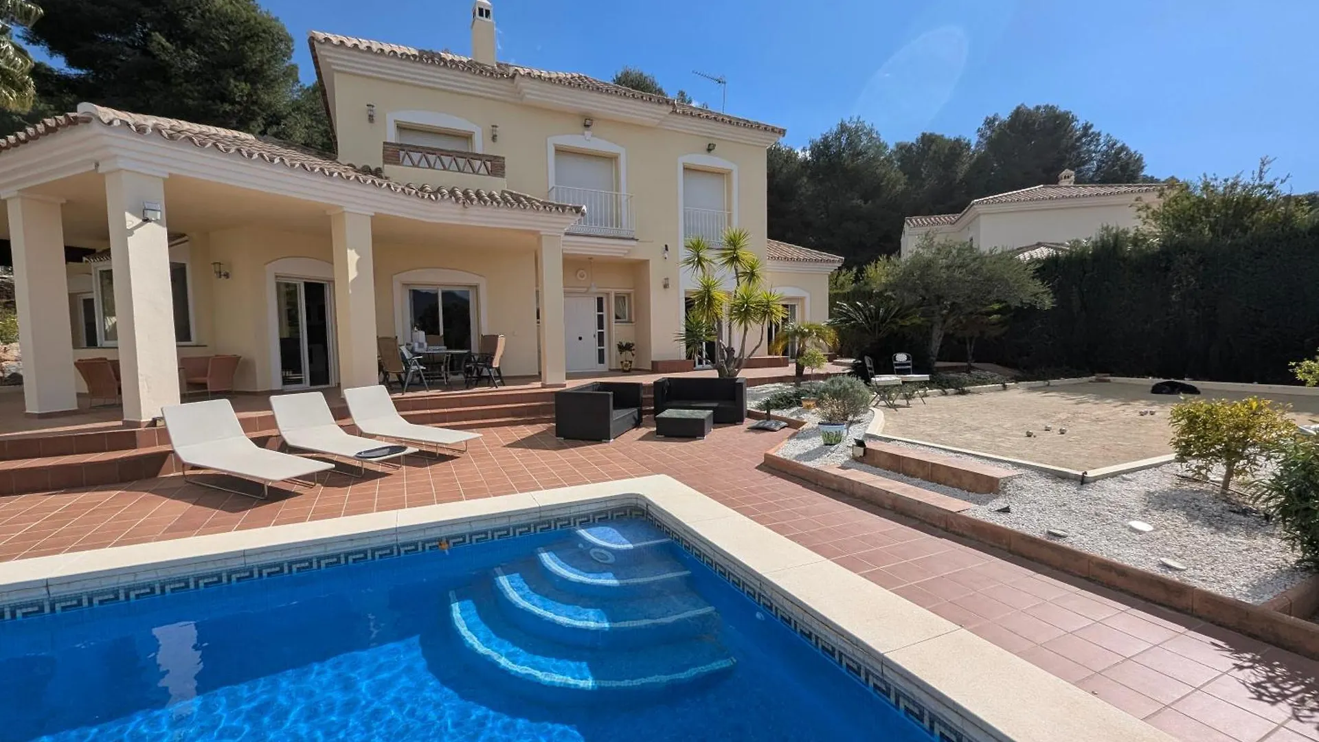 Villa With Pool And Boule Right On Alhaurin Golf Μάλαγα 0*,