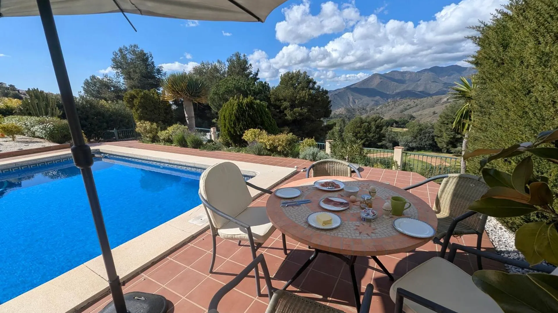 Villa With Pool And Boule Right On Alhaurin Golf Μάλαγα
