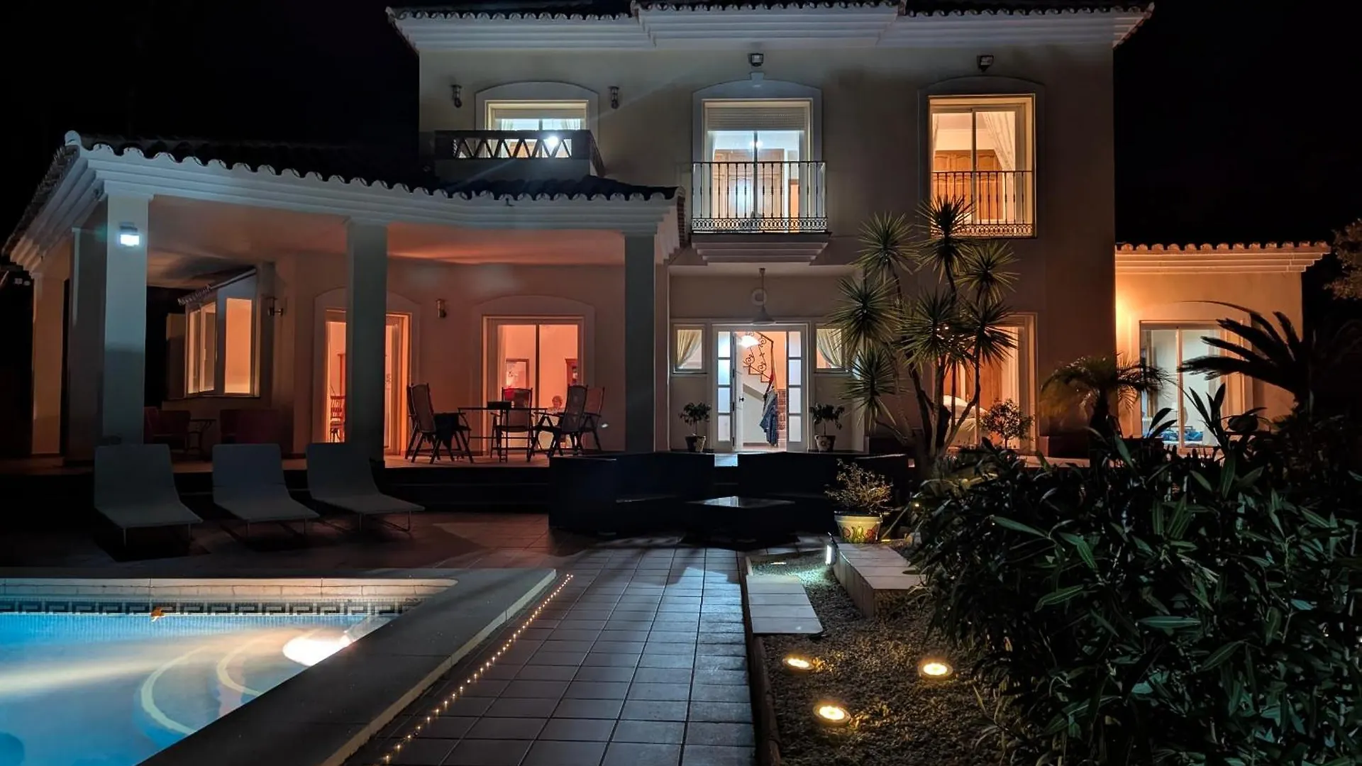 Villa With Pool And Boule Right On Alhaurin Golf Málaga Spanyolország